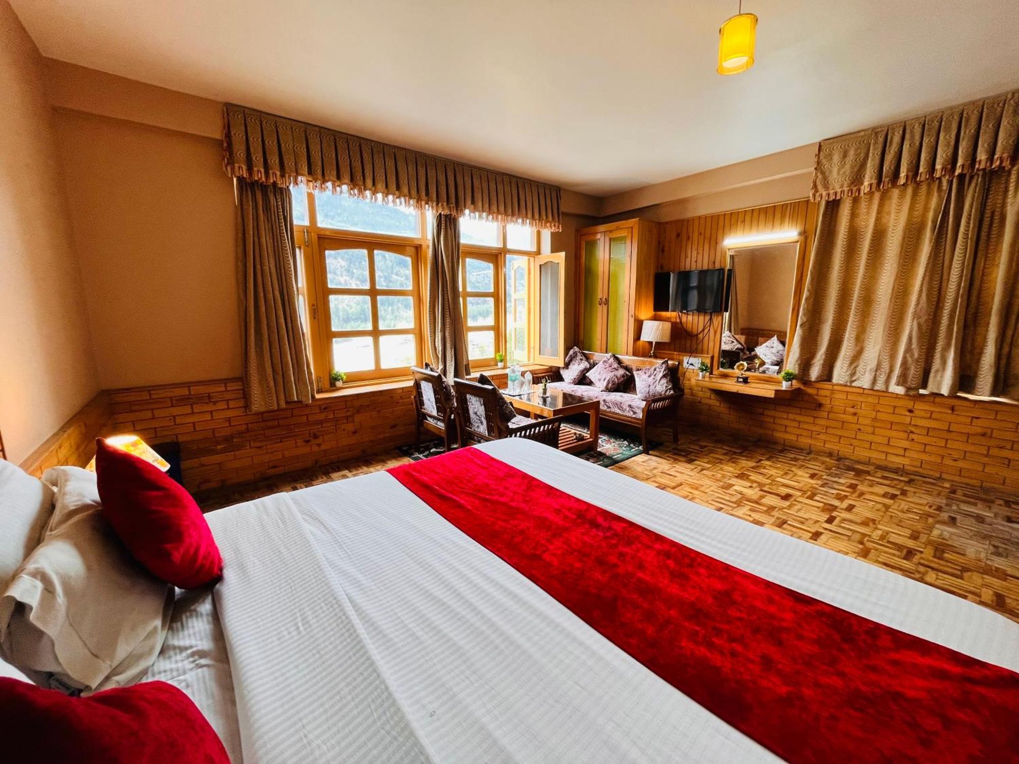 Snow Clad Riverview Hotel & Resort, Manali 外观 照片
